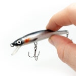 Schlanker Wobbler für Barsch und Zander Detailbild Silber